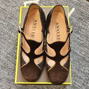 Anyi Lu Women's Black and Brown Shoes